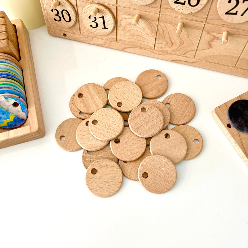 25 Blank Calendar Coins