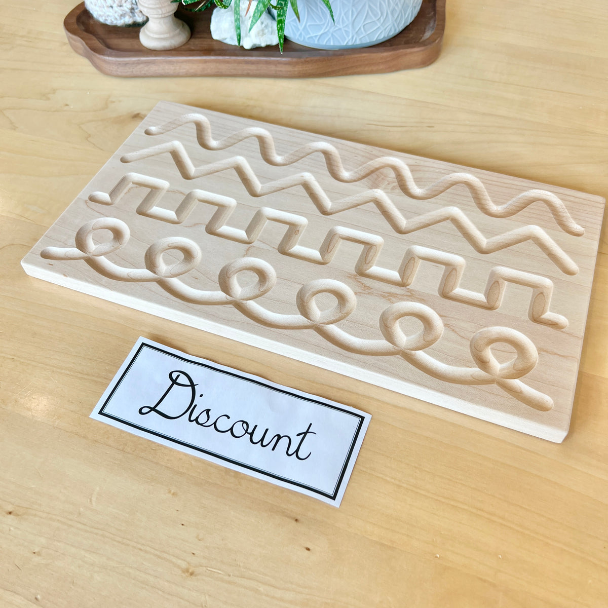 DISCOUNT Tracing Board - Reversible Prewriting/Shapes